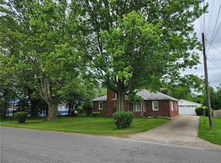 907 Arlington Dr, Greenville, PA 16125