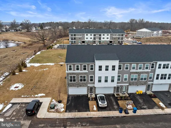 106 Fred Clark Dr, Pennington, NJ 08534