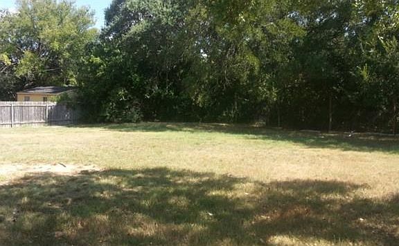 2nd image of 202 Fawnfield Dr