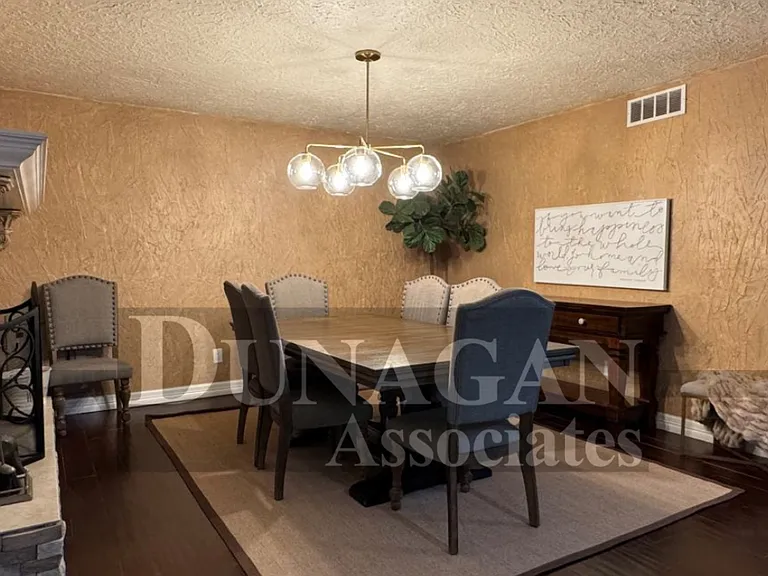 1211 Cedar Dr — Photo 5
