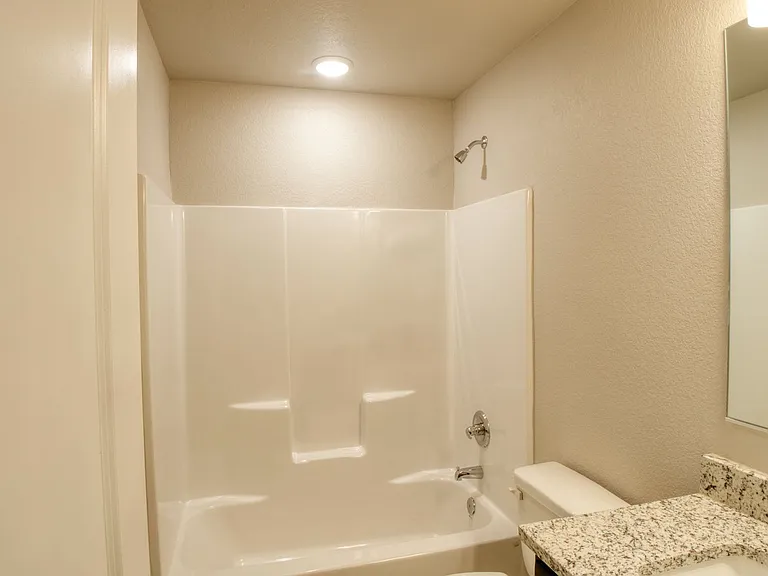 610 Hollyhock Dr — Photo 10