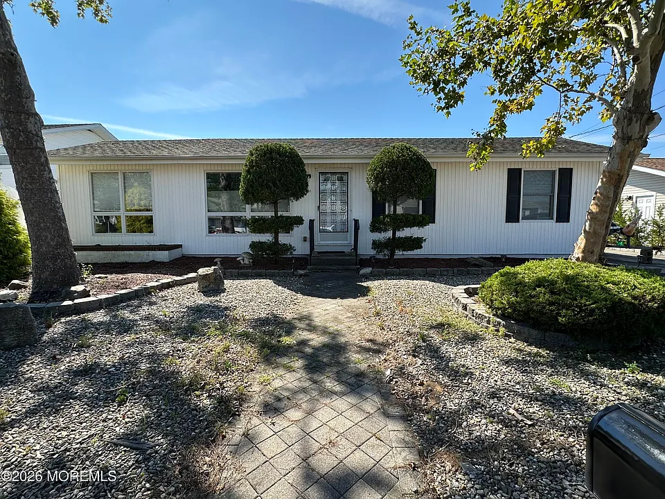 1821 Capstan Dr