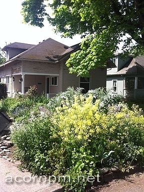 2nd image of 754 W 4th Ave