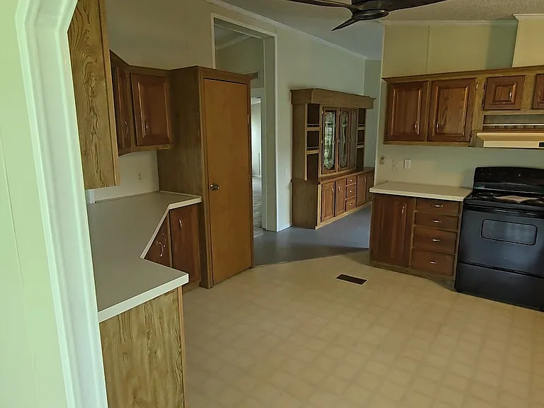 203 Iowa St — Photo 4
