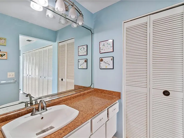 4105 Lakewood Blvd #E-18 — Photo 28