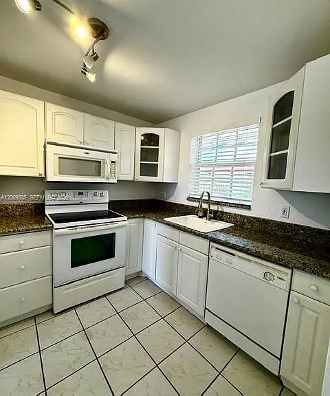 610 Tennis Club Dr #407 — Photo 4