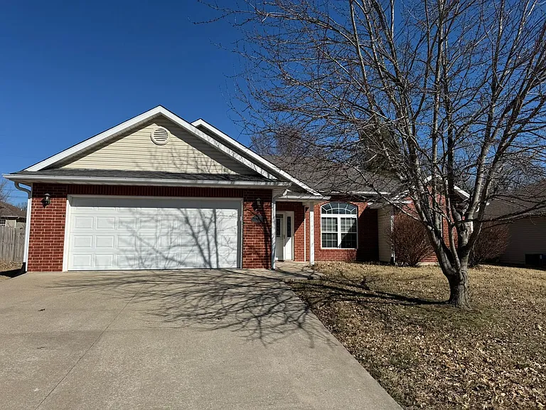 2603 Oakfield Dr — Photo 4
