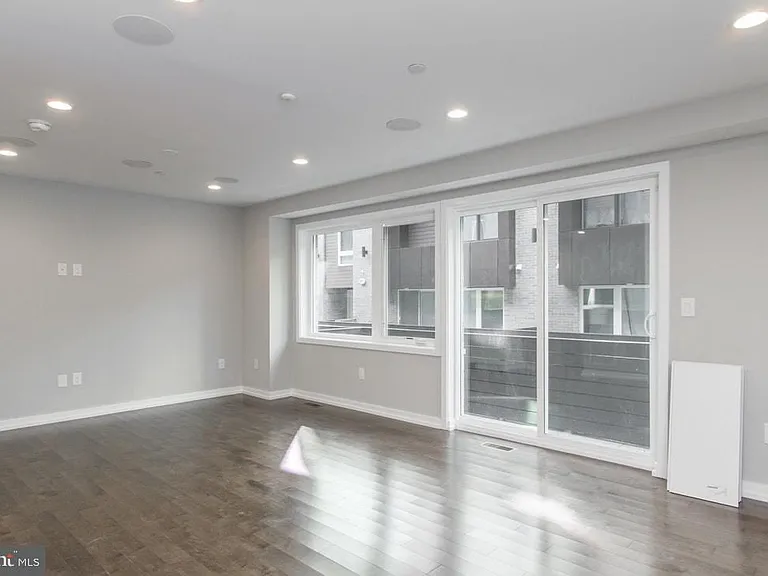 720 S Sartain St #1 — Photo 6
