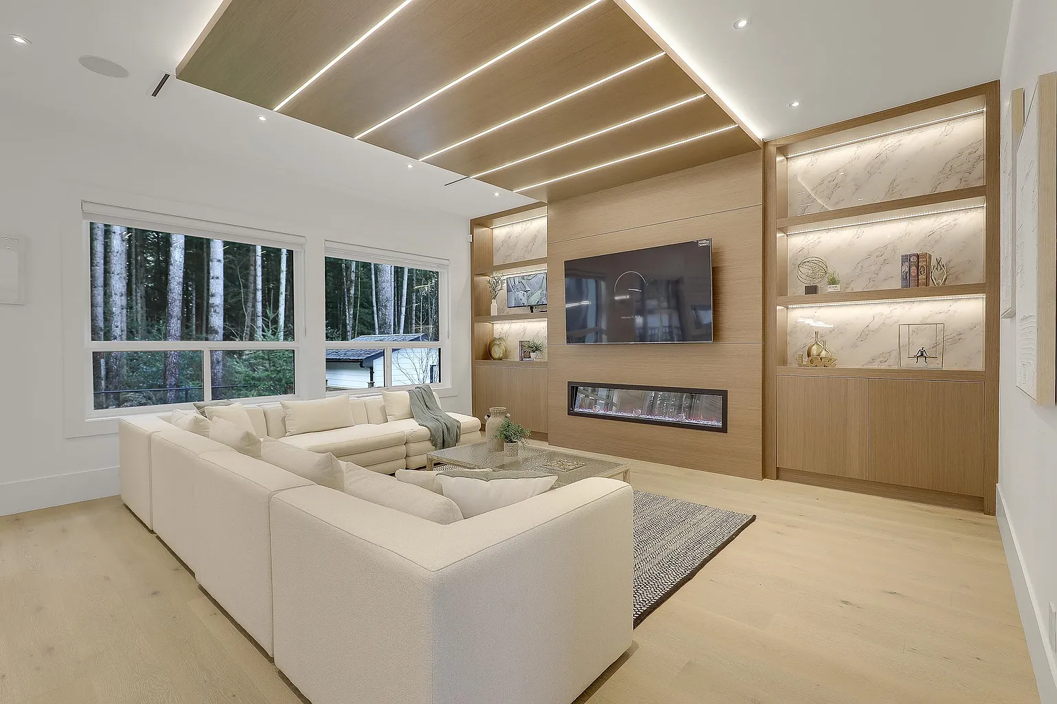 19704 31a Ave photo 1