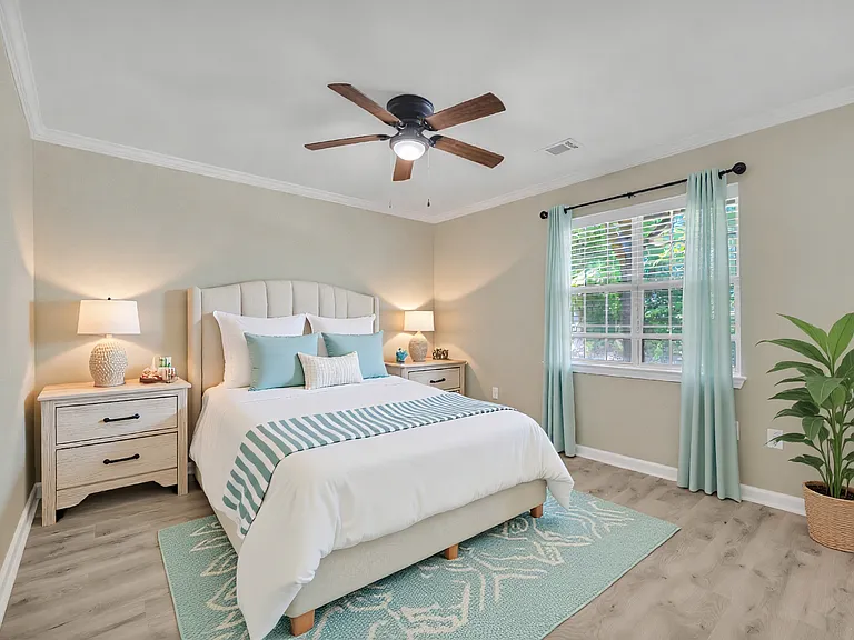 100 Woodstone Dr #7 — Photo 11