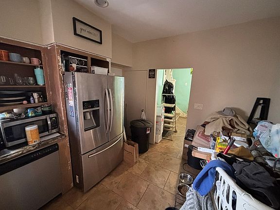 3rd image of 215 Springvale Ave