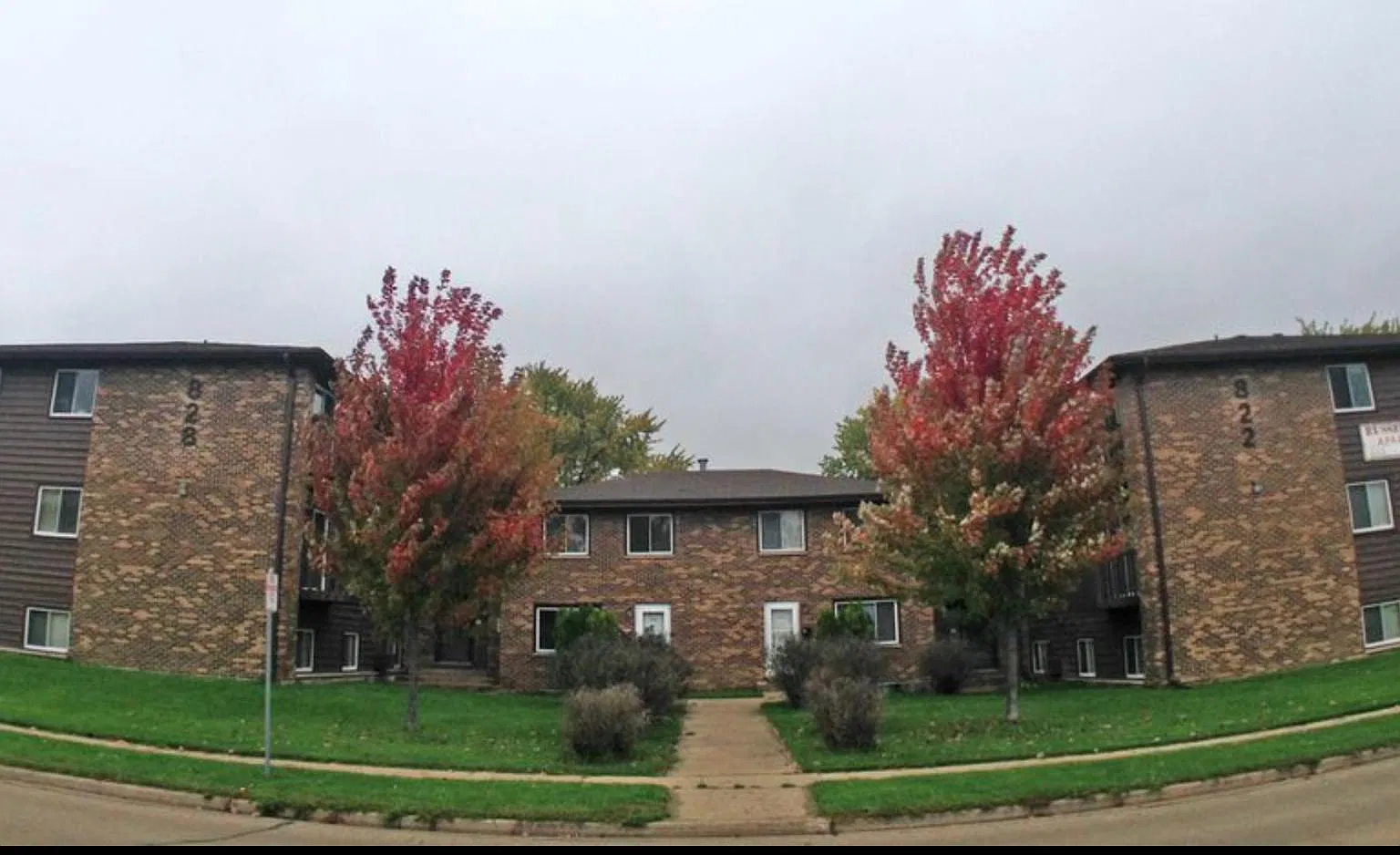 828 Russell Rd — Photo 1