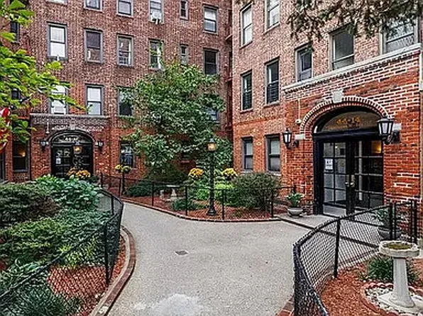 4402 Newtown Rd #2N, Long Island City, NY 11103