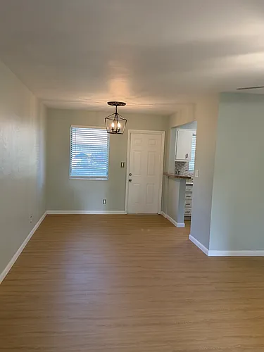 220 Holloway Dr #6 Photo 1