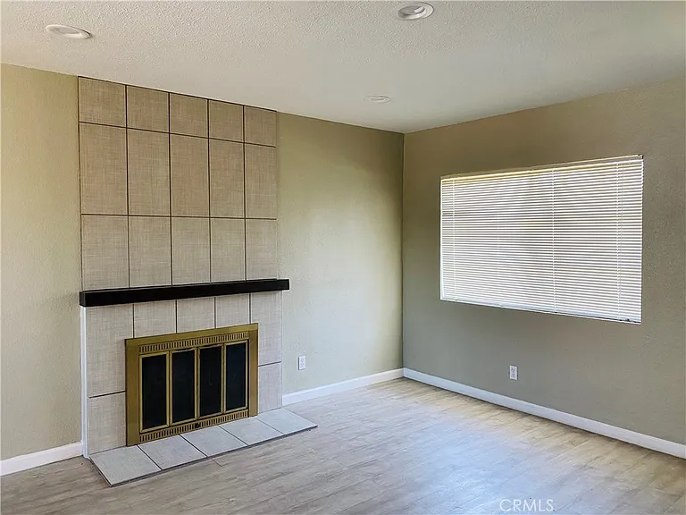 1775 Bonnie Brae St — Photo 4