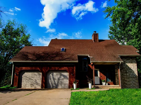 415 River Hills Rd, River Falls, WI 54022