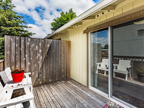 4th image of 16326 Birkland St SE