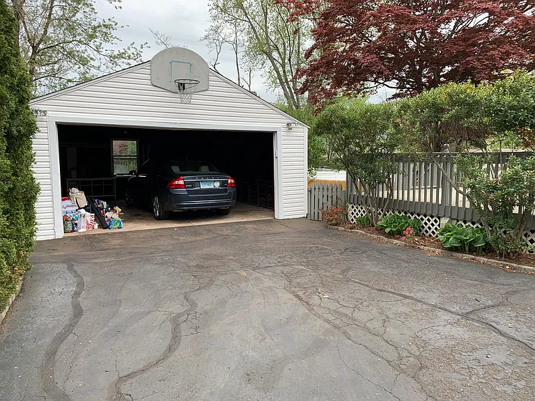 37 Spring Garden St — Photo 3