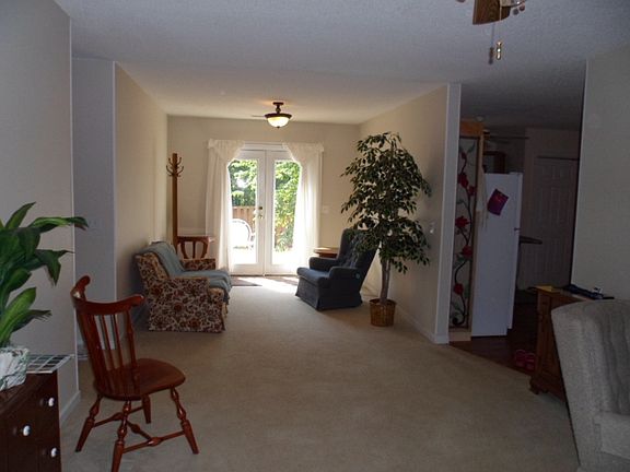 Livingroom--Doors to deck