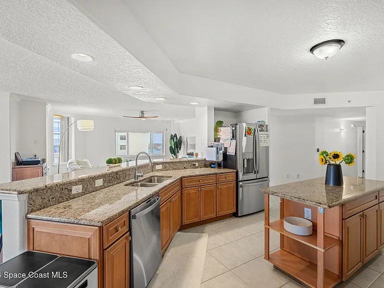 1095 Highway A1A #2502 — Photo 32