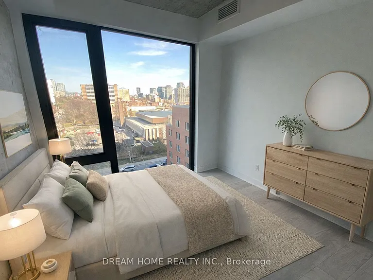 47 Mutual St #807 — Photo 6