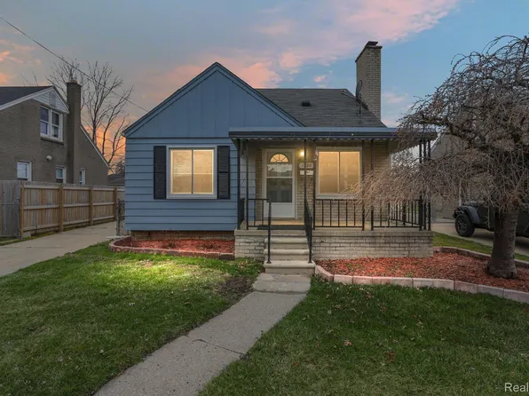 1080 11th St, Wyandotte, MI 48192