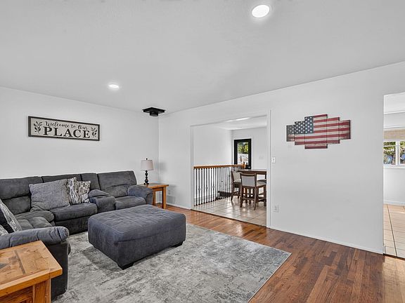 4th image of 923 Tanager Dr