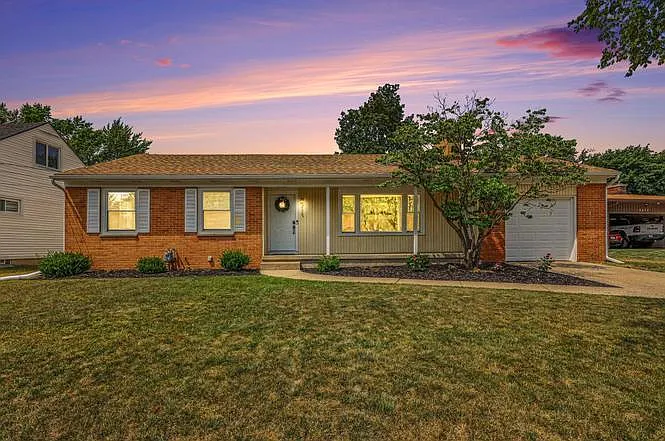 3 bed, 2.5 bath, 2028 sqft, $2,200 — Photo 1