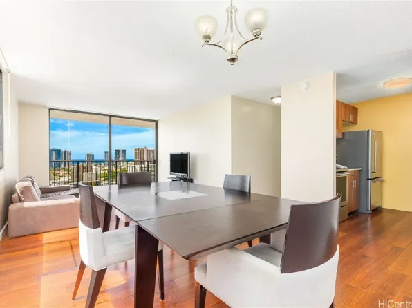 1561 Pensacola St APT 2201, Honolulu, HI 96822