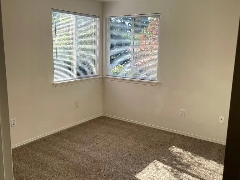 Bonita Court — Photo 30