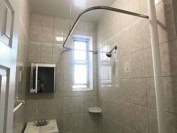 5th image of 28-27 35th St #29R