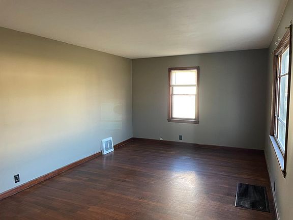 3rd image of 221 S Vine St Lot 17