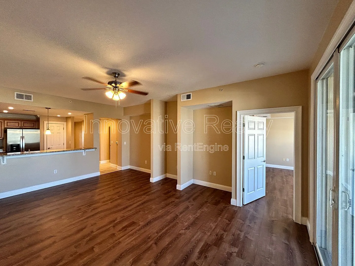 3 bed, 3.0 bath, 1741 sqft, $2,200 — Photo 2