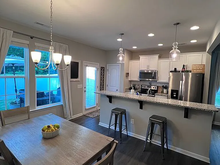 1075 Coldstream Dr — Photo 10