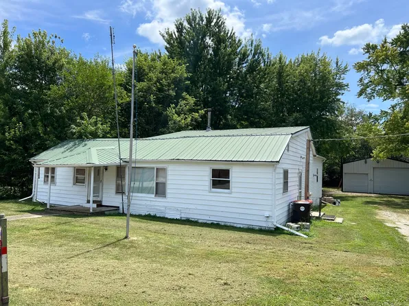 207 E North St, Heyworth, IL 61745