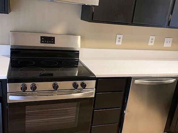 3rd image of 3105 Fairington Dr