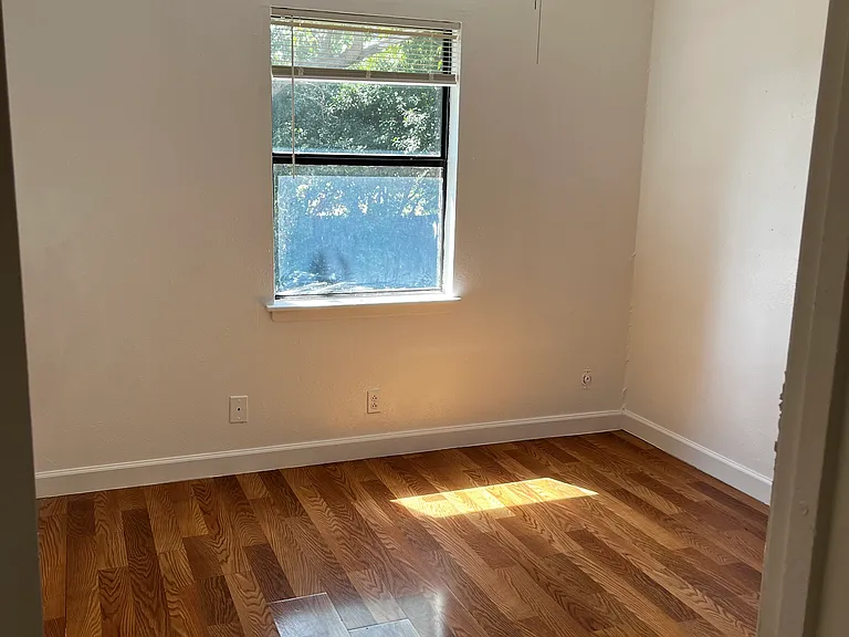 3rd bedroom with closet