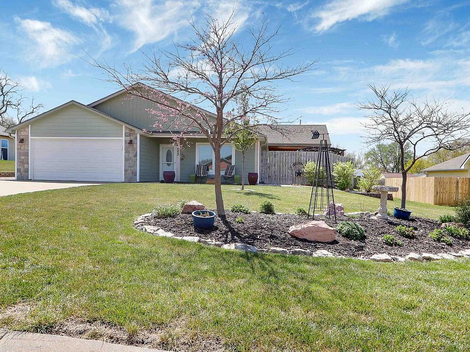 1st image of 203 Bergsten Ct
