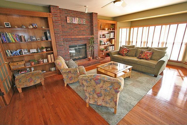 2nd image of 105 Katy View Ridge Ct