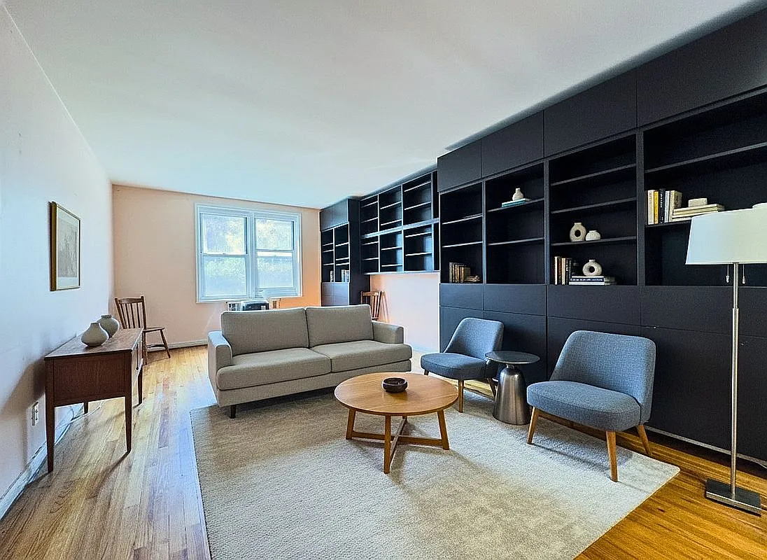 5615 Netherland Ave APT 1E photo 1