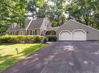 8 Forest Hill Dr, Andover, MA 01810