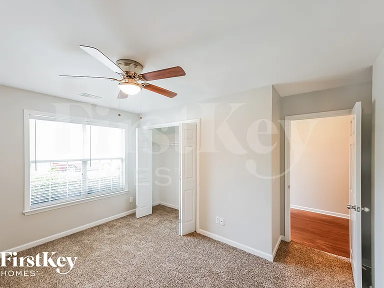146 Hickory Point Dr — Photo 13
