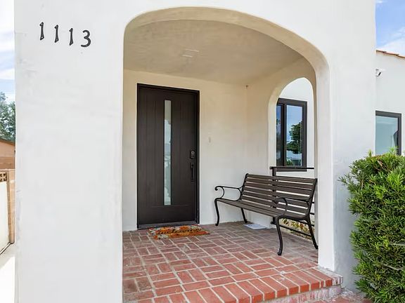 3rd image of 1113 N Pass Ave
