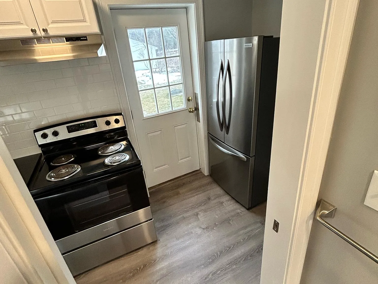 247 Old Colony Rd — Photo 4