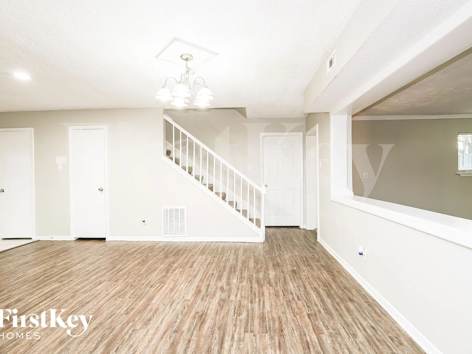 4 bed, 2.5 bath, 1721 sqft, $2,085 — Photo 3