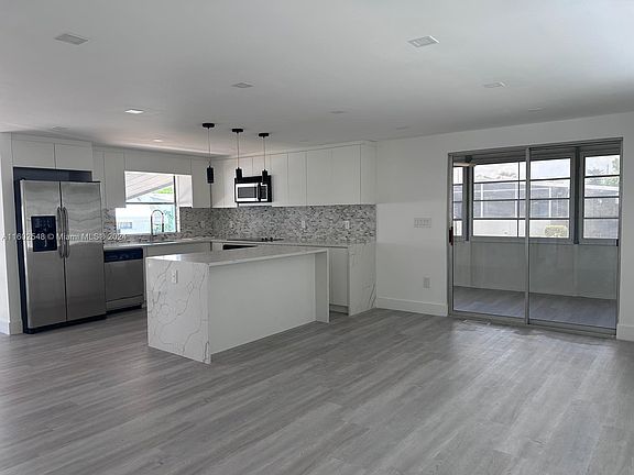 3rd image of 1812 Kingfisher Dr