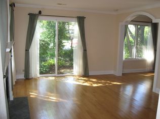 5530 Barclay Ct, Clarendon Hills, IL 60514