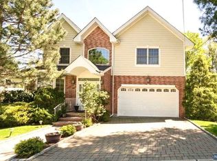 45 Robinhood Ave, Closter, NJ 07624