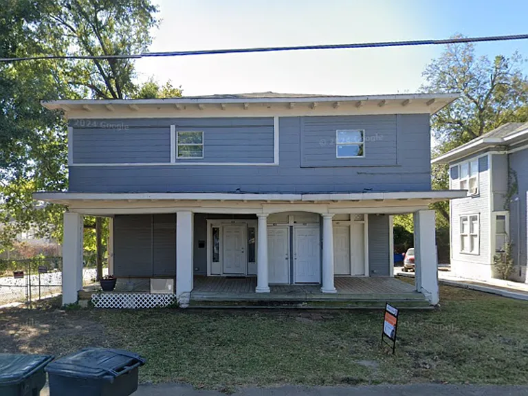 403 Egan St — Photo 1