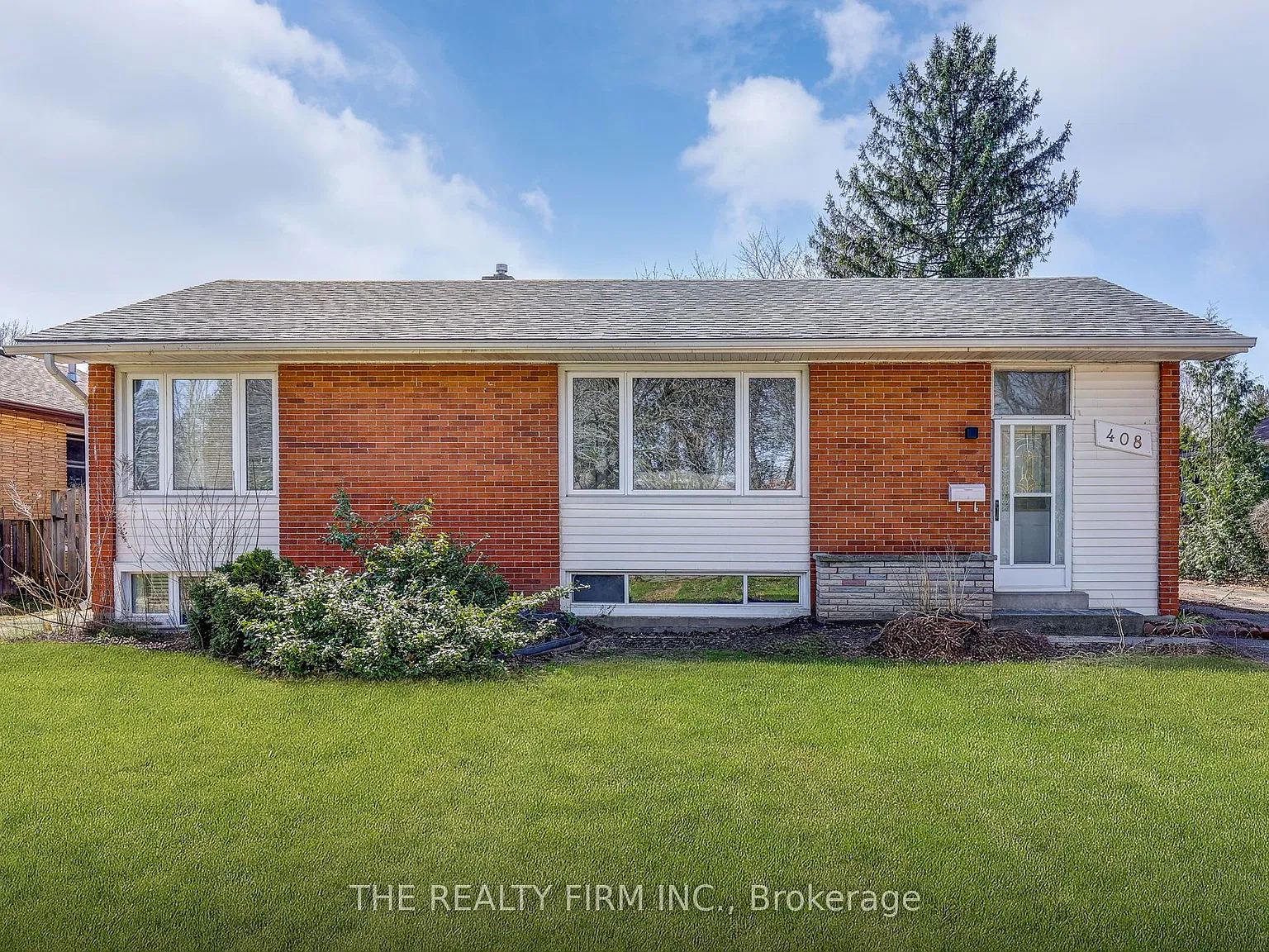 3 bed, $2,300 — Photo 1